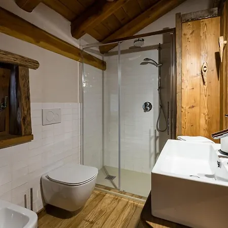 D'hotes - Li Tzatagni بيت ضيافة Pontboset