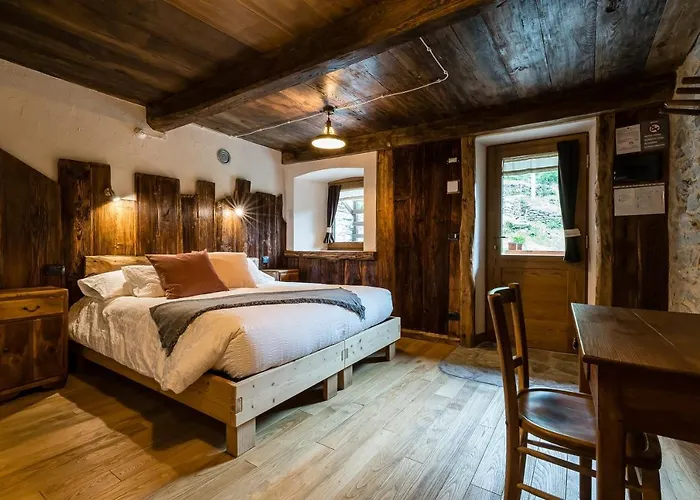 D'hotes - Li Tzatagni בית הארחה